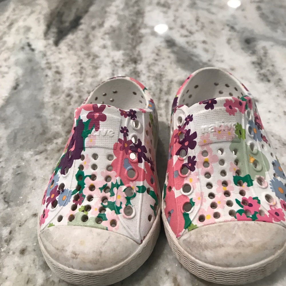 Native shoes (girls)